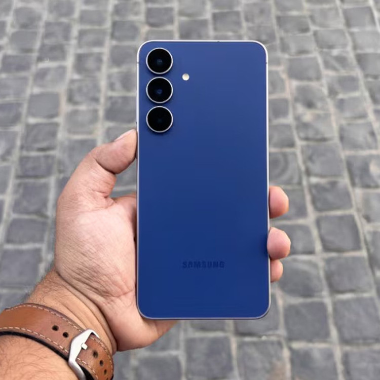 گوشی موبایل سامسونگ مدل Galaxy S25 FE دو سیم کارت ظرفیت 256 گیگابایت و رم 8 گیگابایت