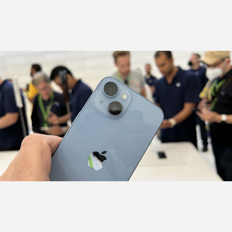گوشی موبایل اپل مدل iPhone 14 CH دو سیم کارت ظرفیت 128 گیگابایت و رم 6 گیگابایت - به همراه شارژر 20 وات اپل